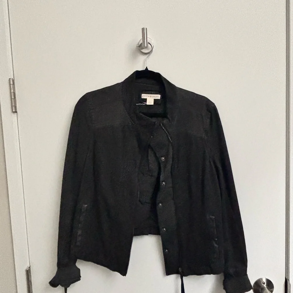 Casual jacket with leather detail